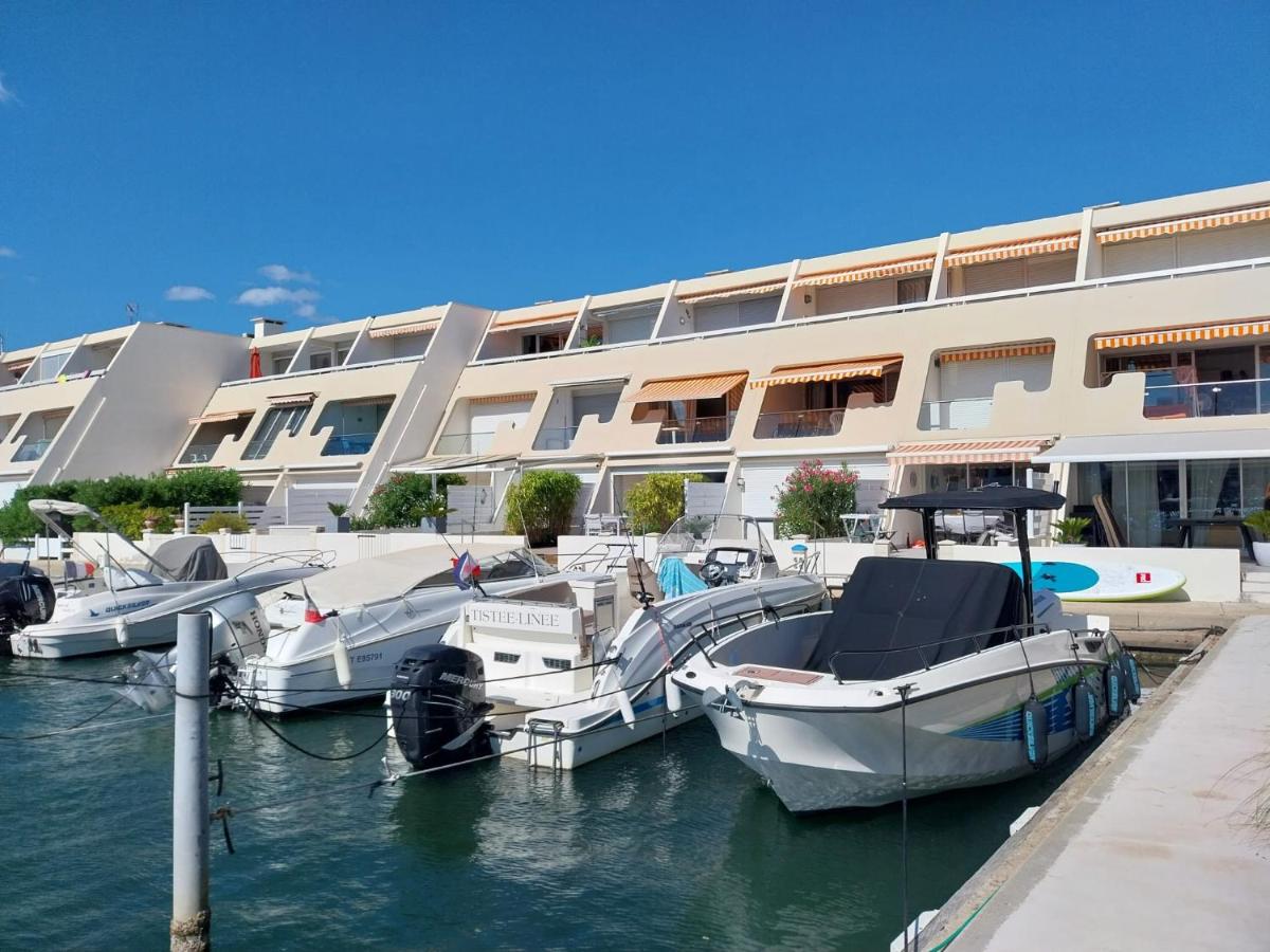 Le Ponton Privé YourHostHelper - B&B Le Grau-du-Roi