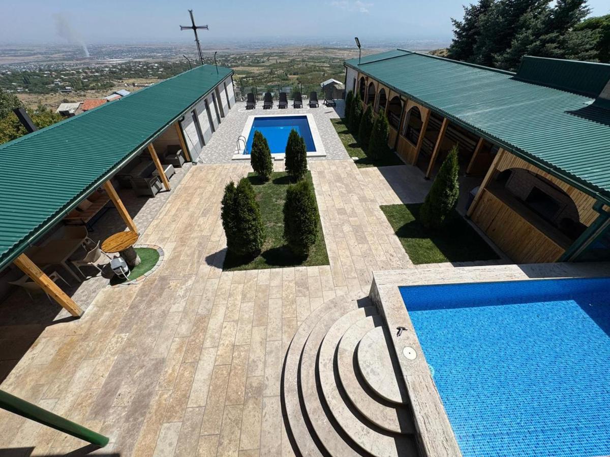 Lion Rest House - B&B