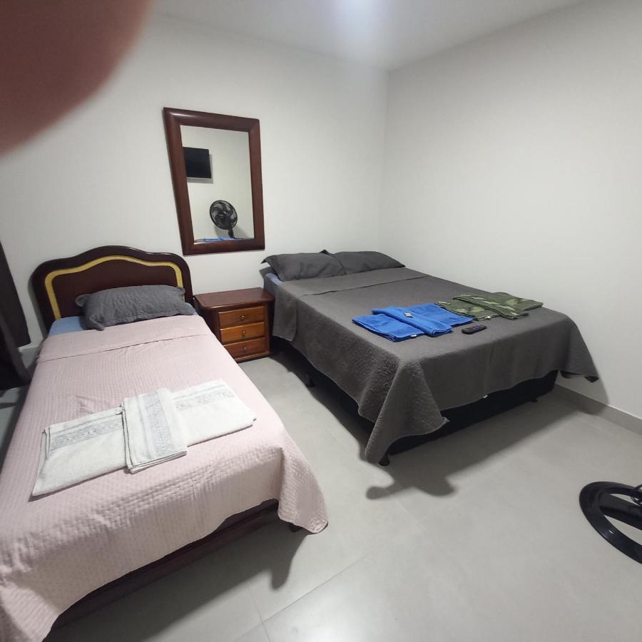 Apartamento 1 quarto Asa Norte prédio misto - residencial comercial - wi-Fi - 1 a 3 hospedes - sem taxas - B&B