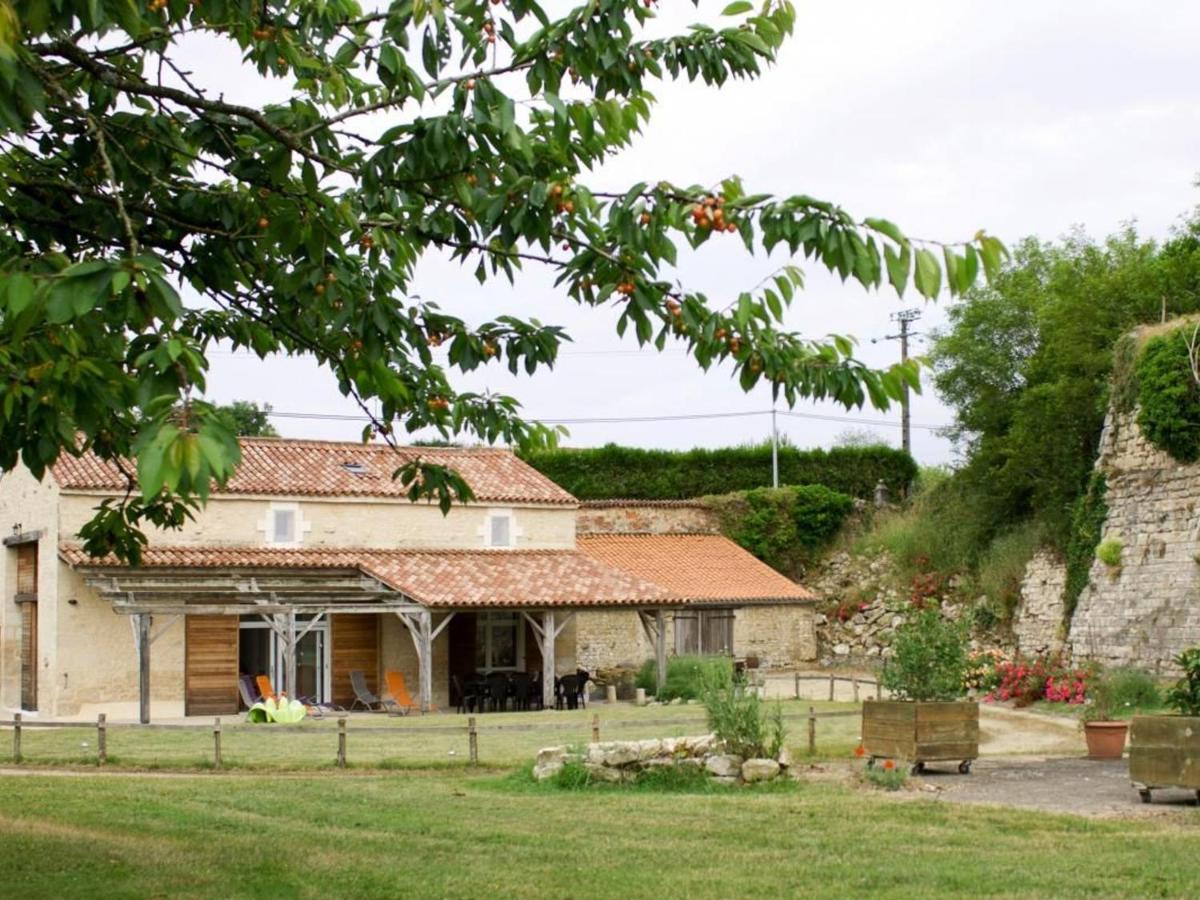 Gîte de charme avec terrasse et activités familiales à Payré, près de Fontenay-le-Comte - FR-1-426-170 - B&B Payré-sur-Vendée