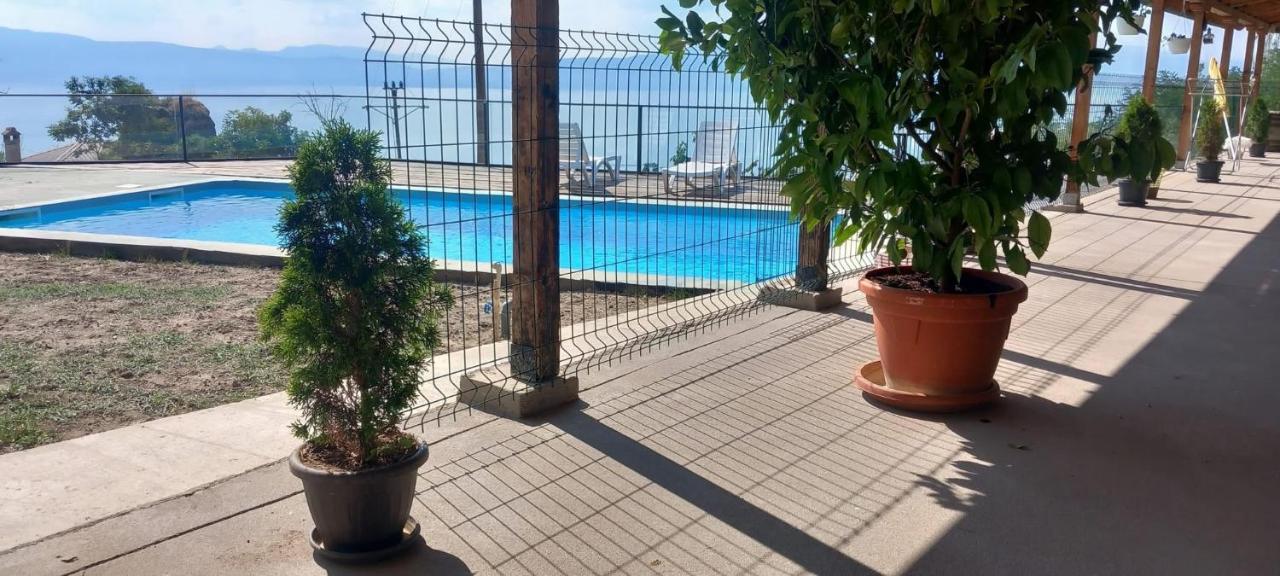 CHRIS sopo - Bed and Breakfast Elšani