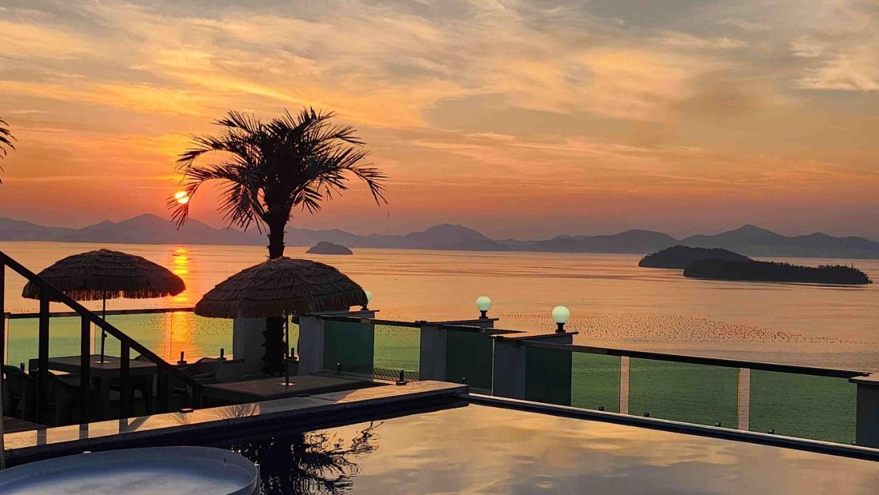 Yeosu Hemiswi SPA Pension - B&B