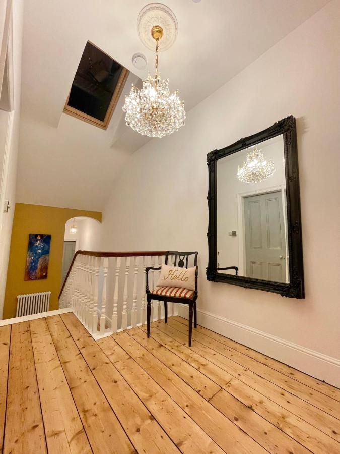 Tranquil Victorian Villa with Hot Tub & Sauna - B&B