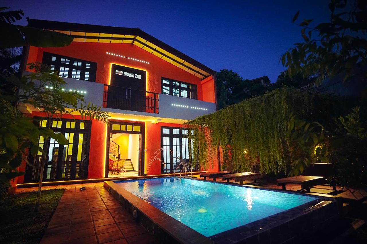 Highclere Villa - Bed and Breakfast Kamburugamuwa