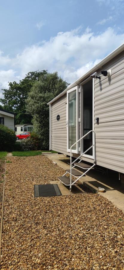 Billing Aquadrome Northampton, 2 bedrooms caravan - B&B