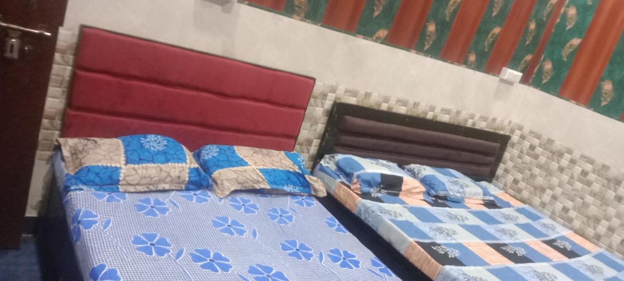 Doppel-/Zweibettzimmer mit eigenem Bad