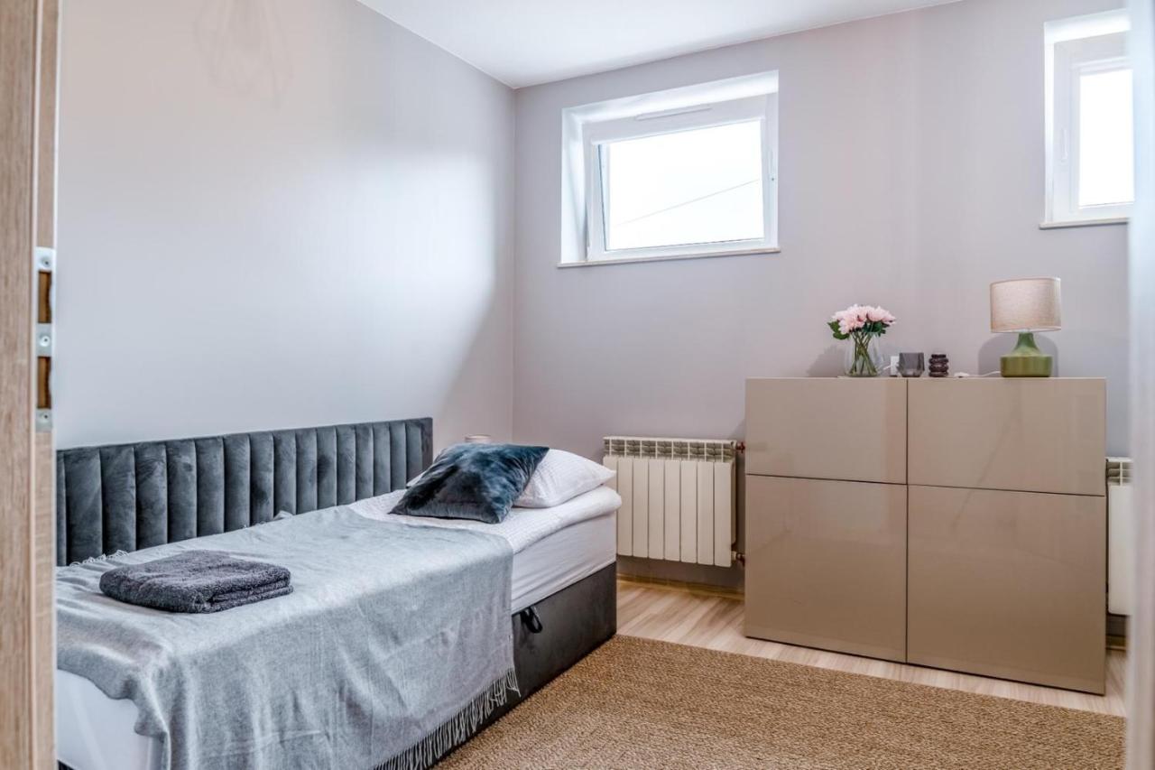 One-Bedroom Deluxe Apartment
