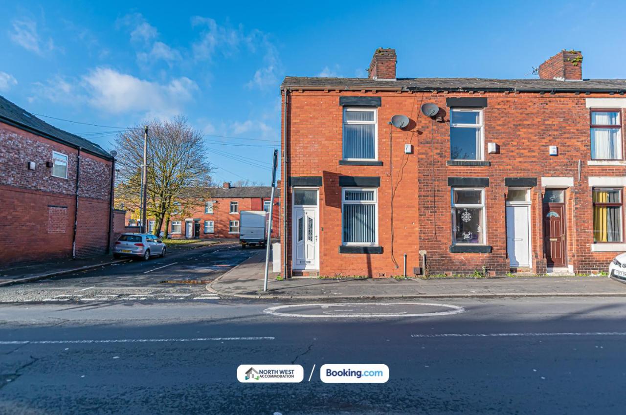 3BR House in Manchester, Free Wifi, Parking, Ideal for Contractors - B&B