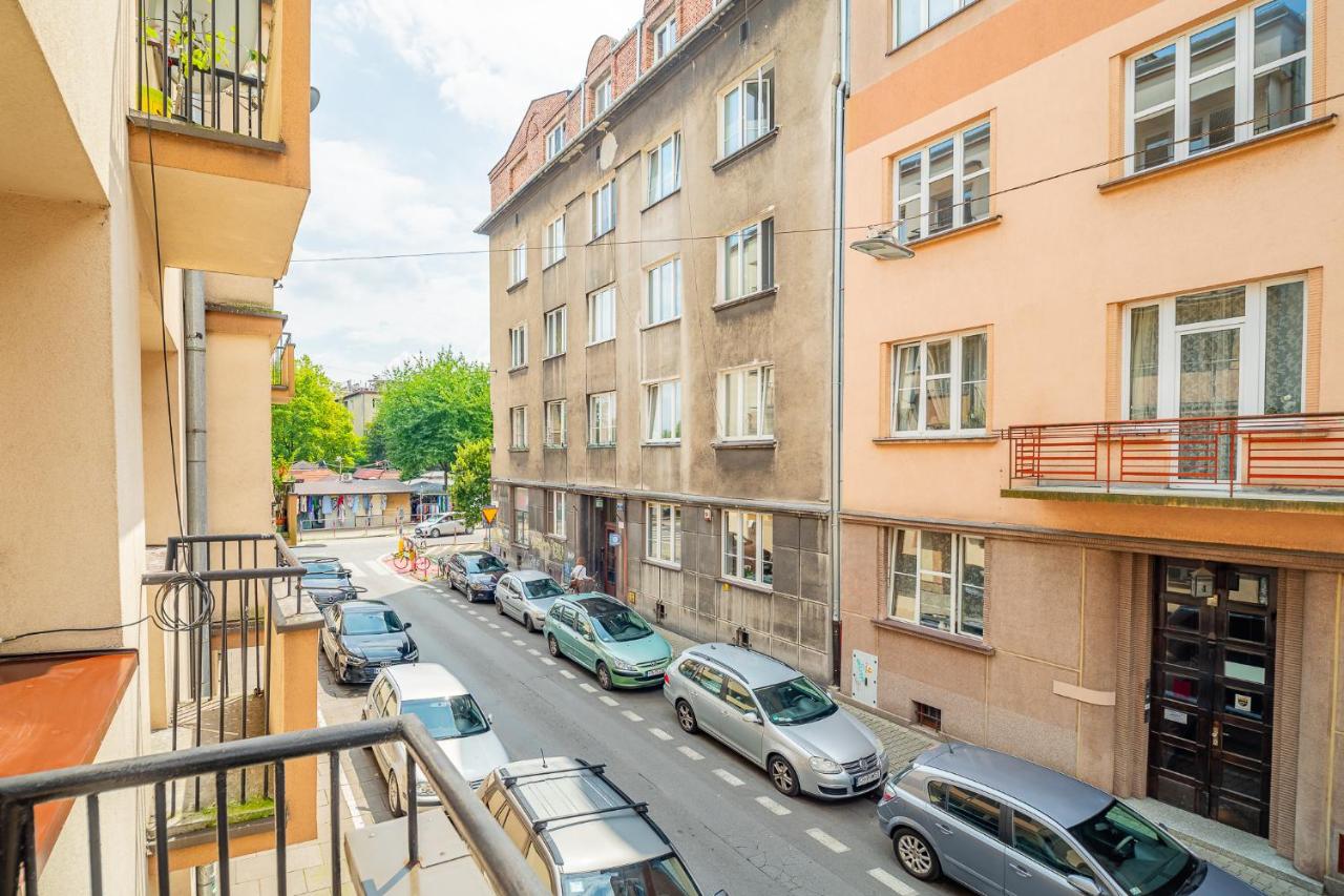 Kraszewskiego Apt - Balcony, Park & River nearby - by Rentujemy - Bed and Breakfast Krakau