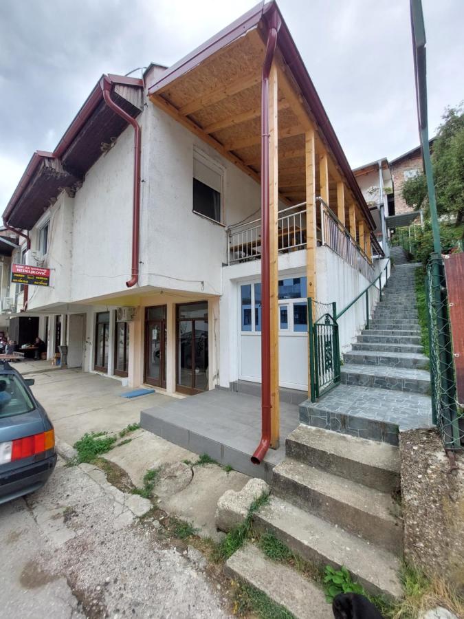 Sobe za izdavanje Nedeljković - B&B Lukovo