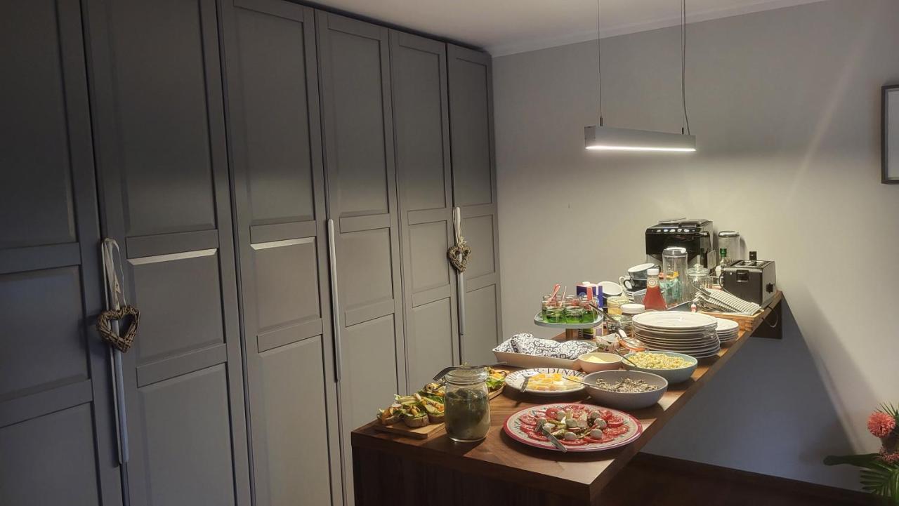 Nr.11 Apartamenty - Bed and Breakfast Dziewkowice