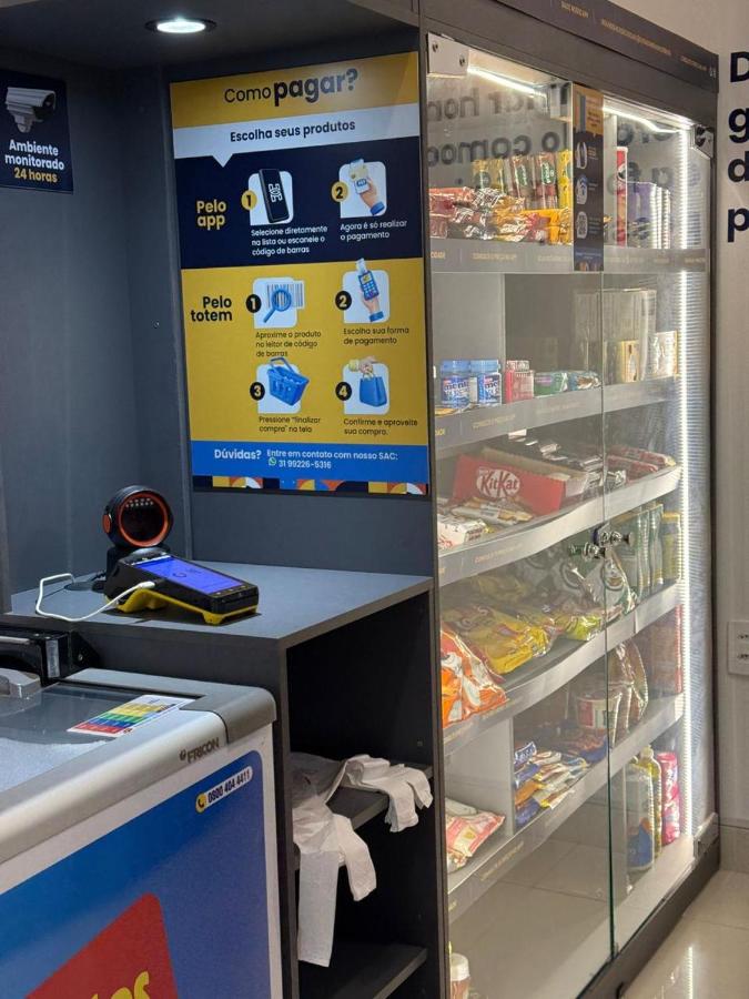 Flat PRAIA Home Experience Dante Michelini - B&B Vitória