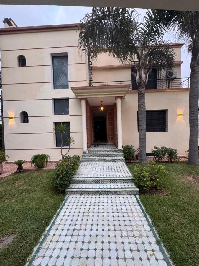 Villa avec piscine 4 chambres proche CFC & tramway Casablanca - B&B Casablanca