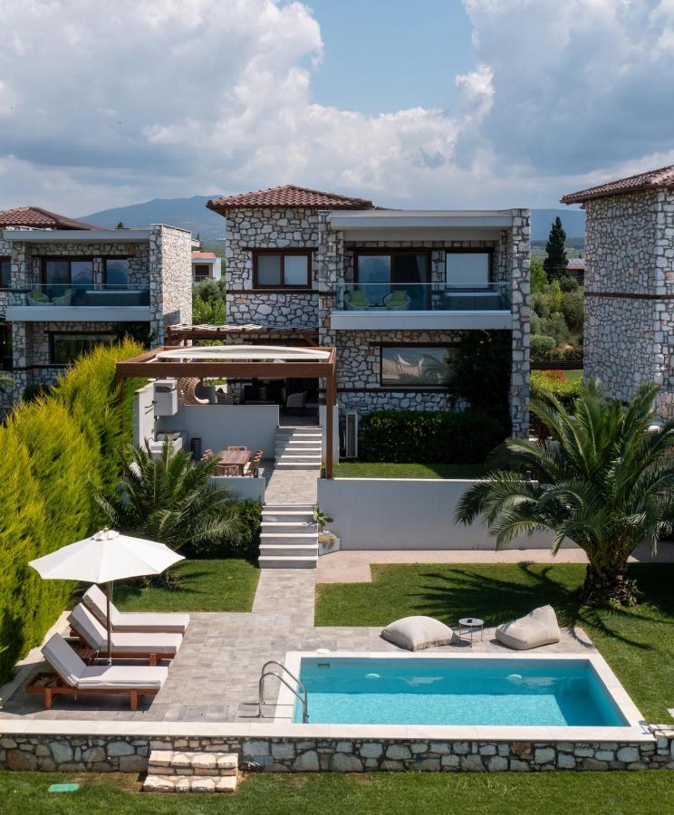 Villa - Beach Front