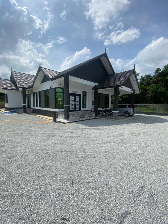 Permai Homestay - Bed and Breakfast Kampung Buruk