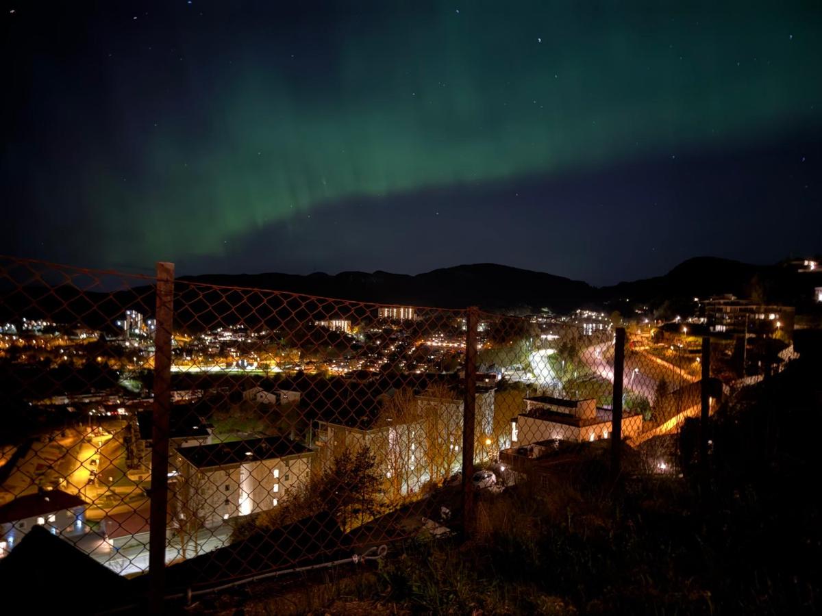 Home with 5 bedrooms, great view and garden - B&B Bergen