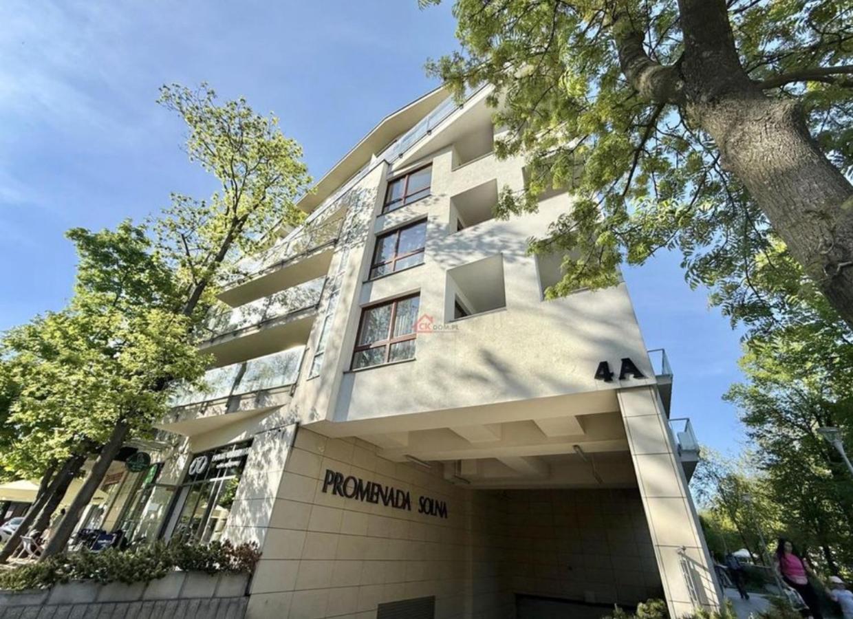Apartamenty U Marynarza -Klimatyzacja-PROMENADA SOLNA 4A -Centrum Ścisłe Deptak -Garaż Podziemny-Best Restaurants in the Apartment-FAK VAT - B&B