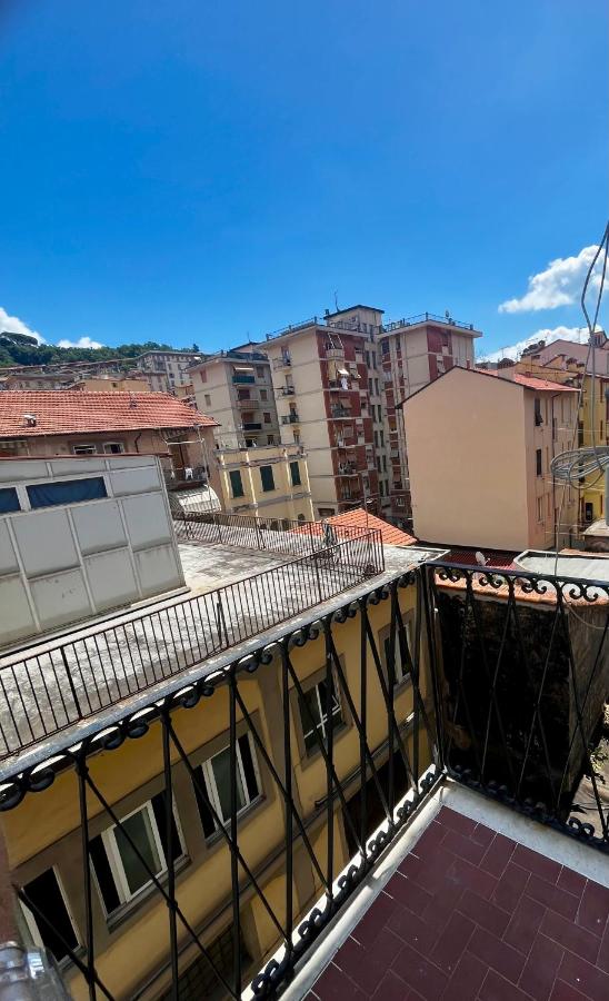 Valfò Lodge The City - Bed and Breakfast La Spezia