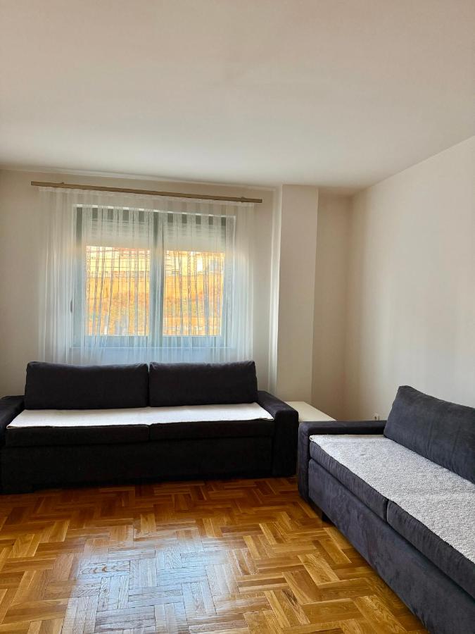 Leela Apartments - Ferienwohnung Pristina