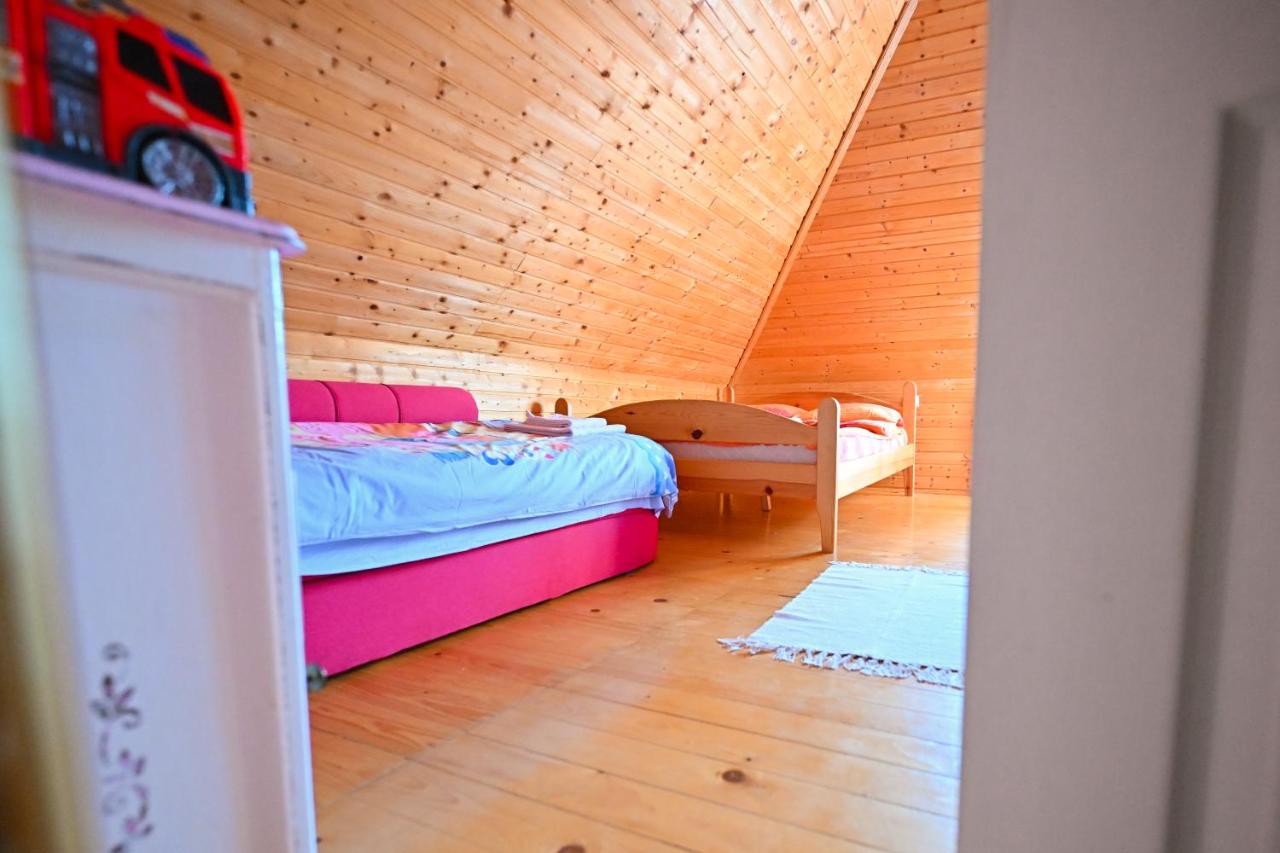 Domaćinski Restoran U Drvo - Bed and Breakfast Vodice
