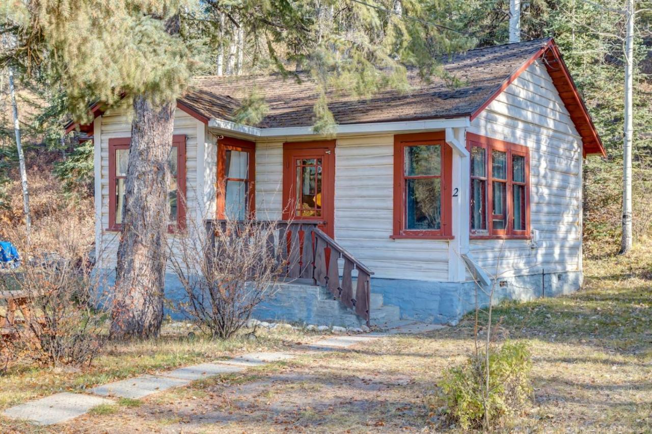 Huckleberry Lodge Mountain Getaway Near Banff - B&B Canmore