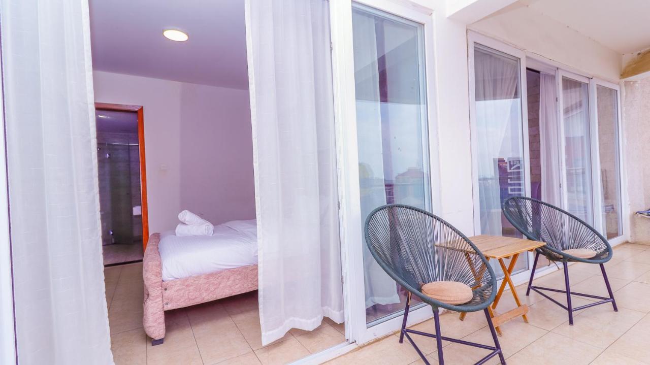 Spacious 2 BED kilimani with balcony views, roof top pool and gym - B&B