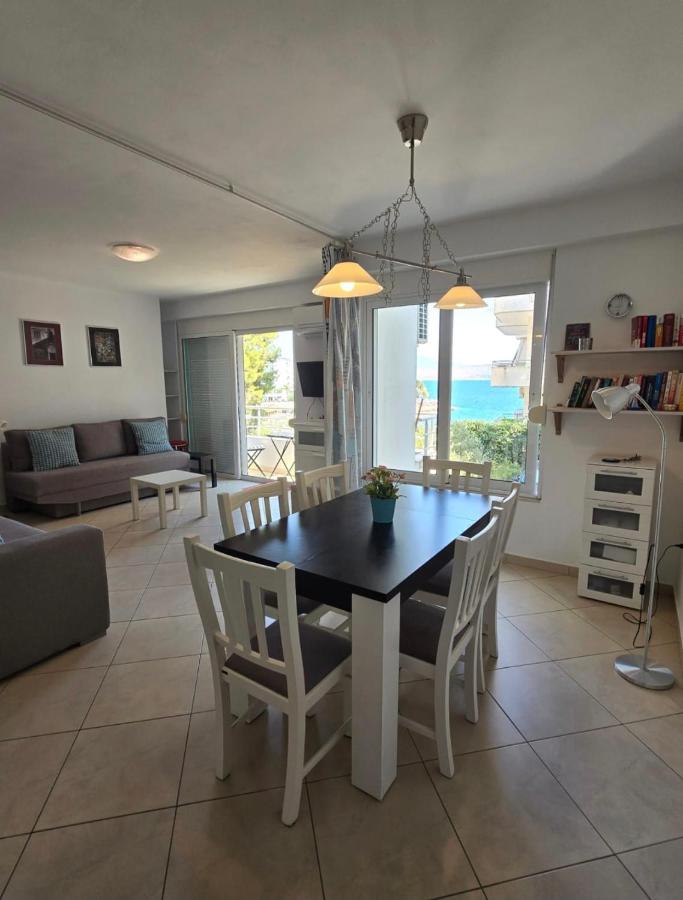 One-Bedroom Apartment with Sea View
