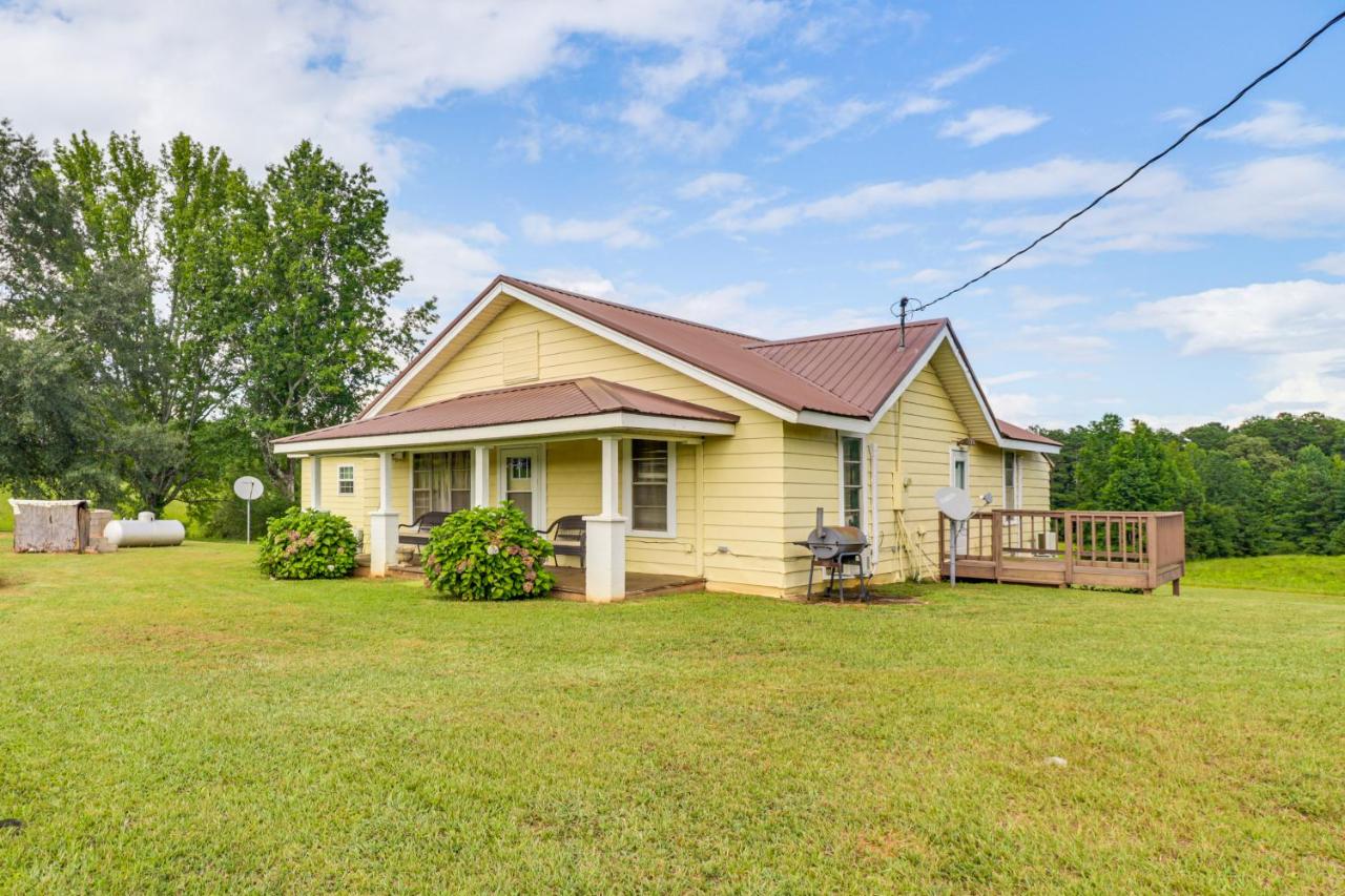 BBQ Ready Delta Country Home on 30 Acres - B&B Delta