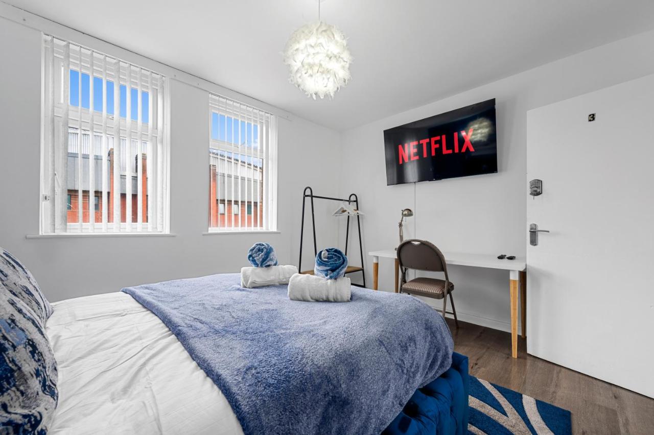 Prestige Rooms MCR - Close to City Centre-Etihad Stadium - Fast WIFI - B&B