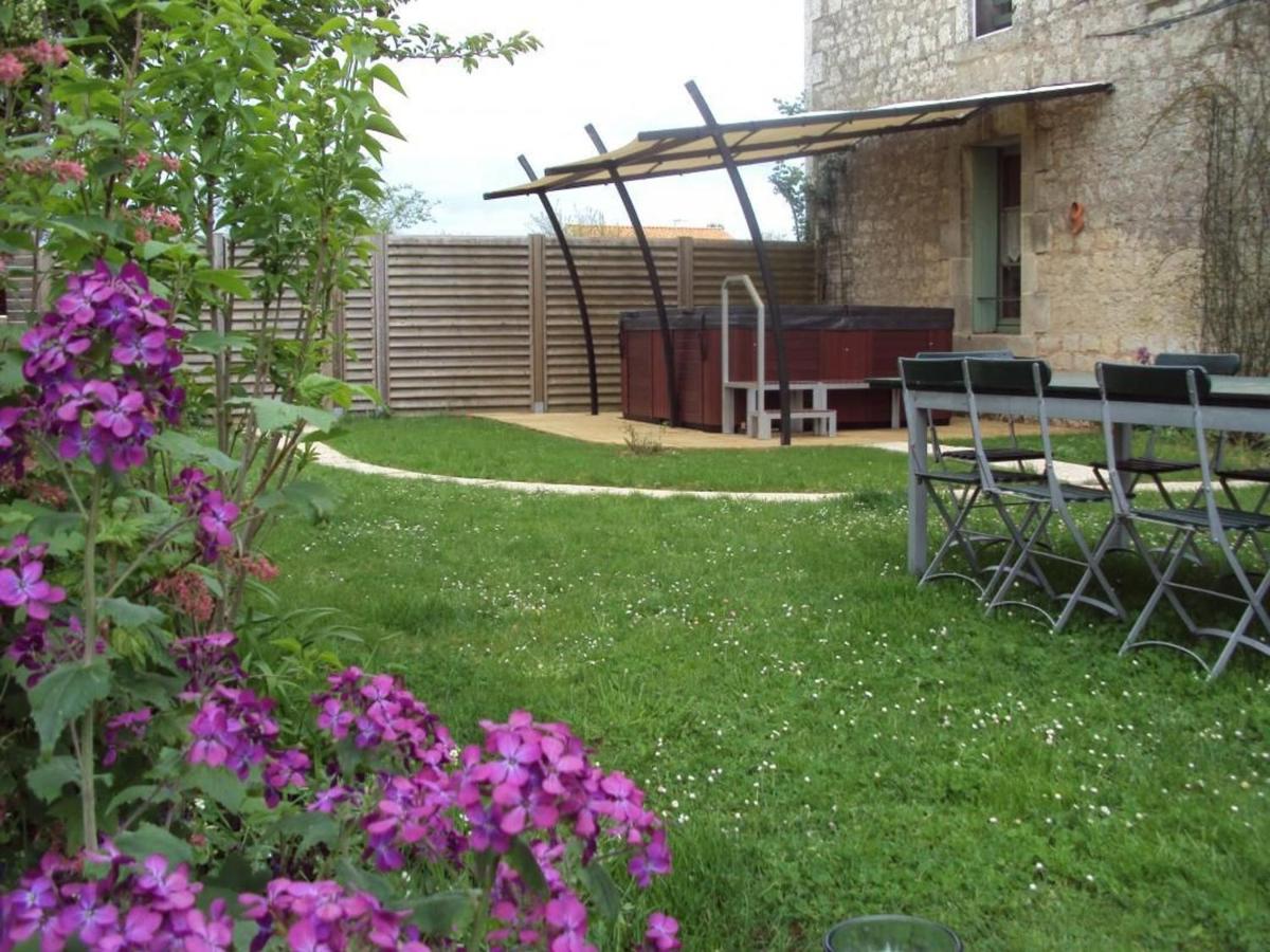 Maison rénovée avec jardin, SPA, vélos près des commerces - Animaux acceptés - FR-1-426-291 - B&B