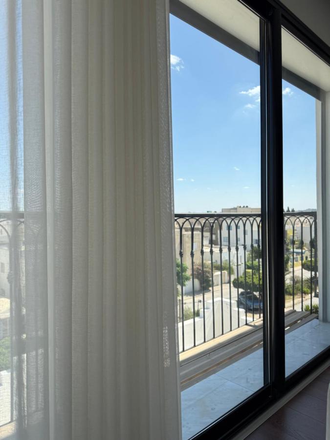 High standing villa floor close to the airport with shuttle - B&B