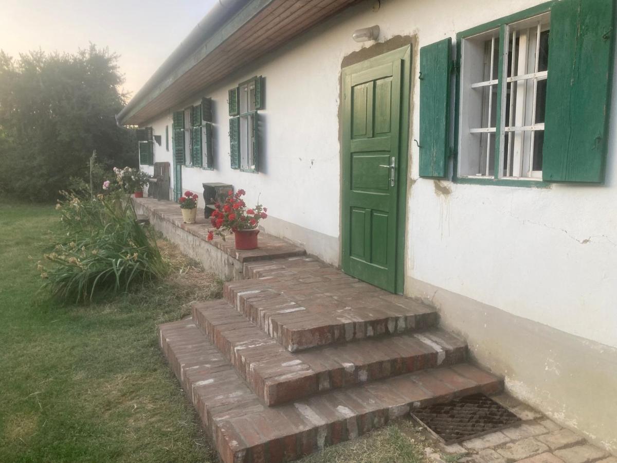 Erdősmecskei sváb vendégházak és Jurtaszállás - Bed and Breakfast Erdősmecske