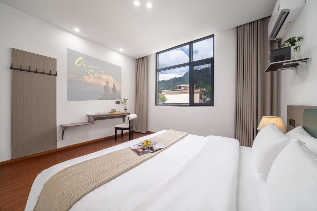 King Room with Mountain View