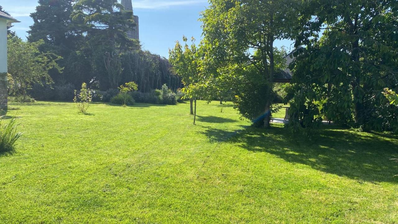 La Grange - unique property, peace, space & light - B&B