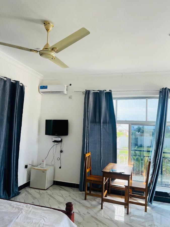 Ajoo Apartments - B&B Nungwi