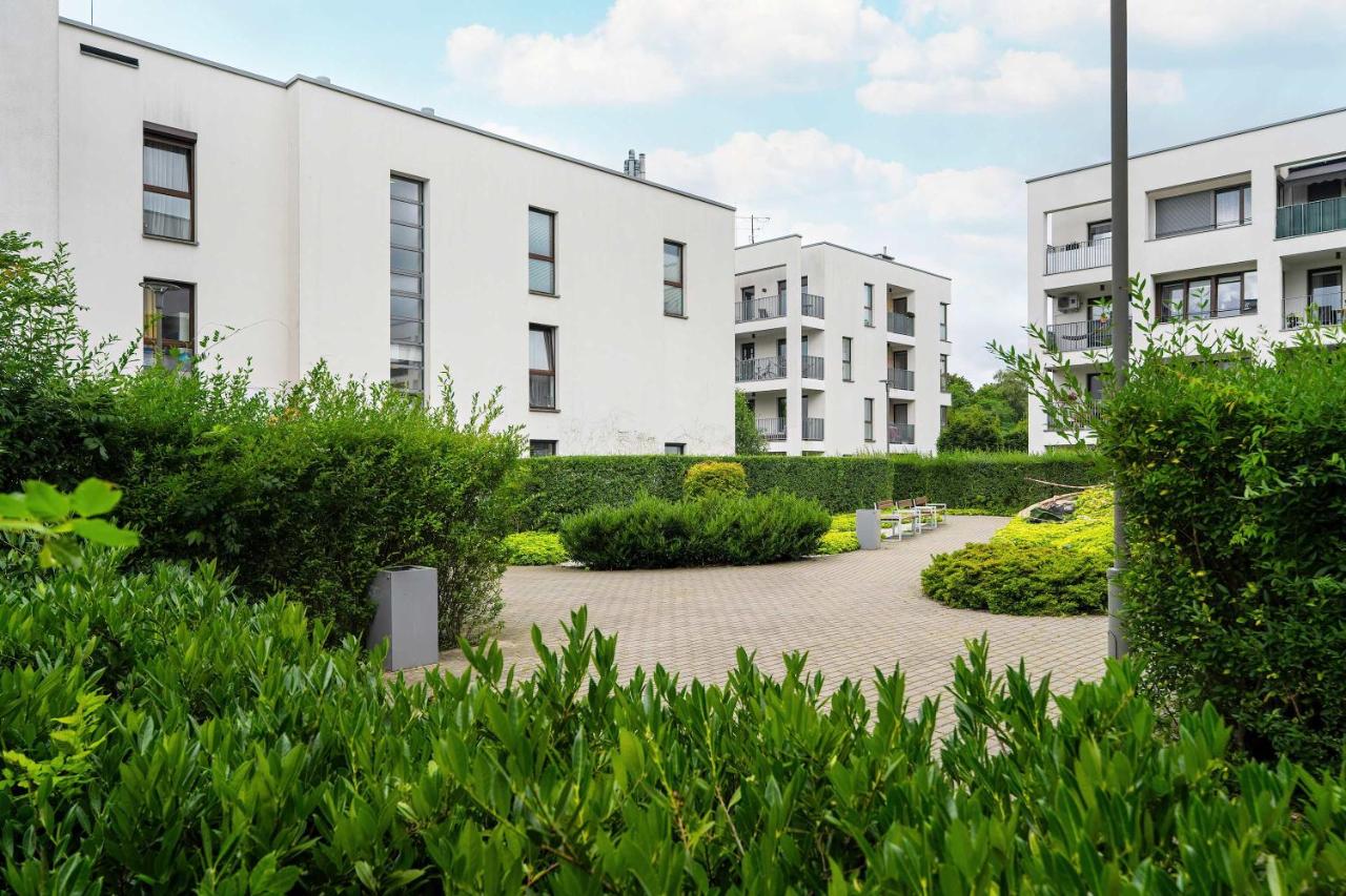 Stylish Apartment for 4 People with Parking in Poznań by Noclegi Renters - Ferienwohnung Posen