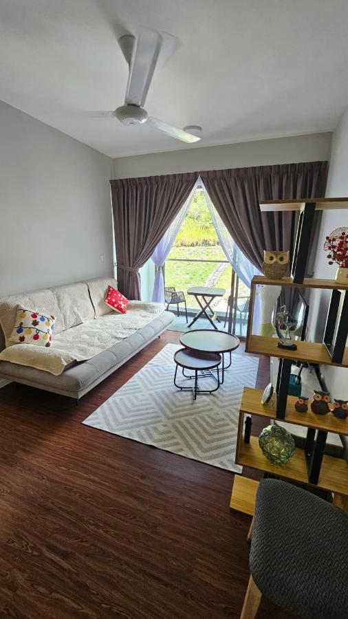 Three-Bedroom Apartment with Mountain View