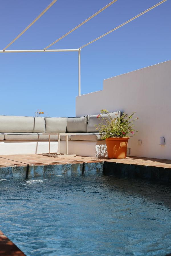 Beautiful villa with private pool and mountain views - B&B