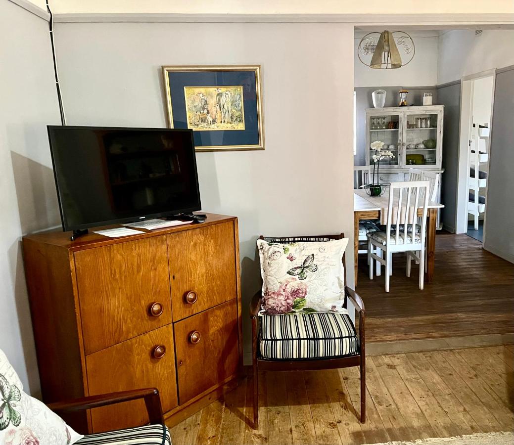 Family Room with Garden View
