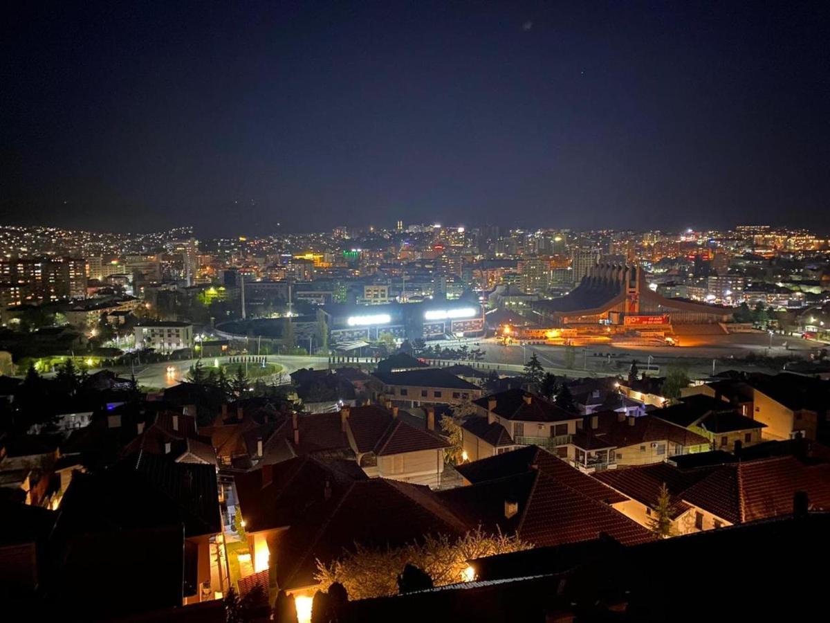 Urban Panorama Apartment - Bed and Breakfast Pristina