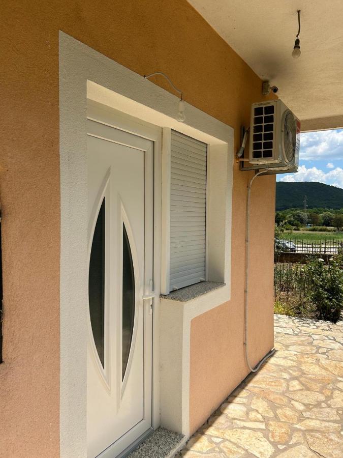 Apartman GUŠI - Chambres d'hôtes Knin