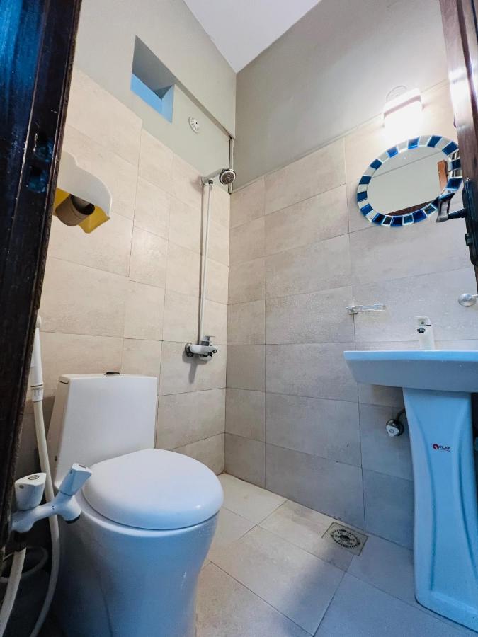 Kleine Tweepersoonskamer met 2 Aparte Bedden