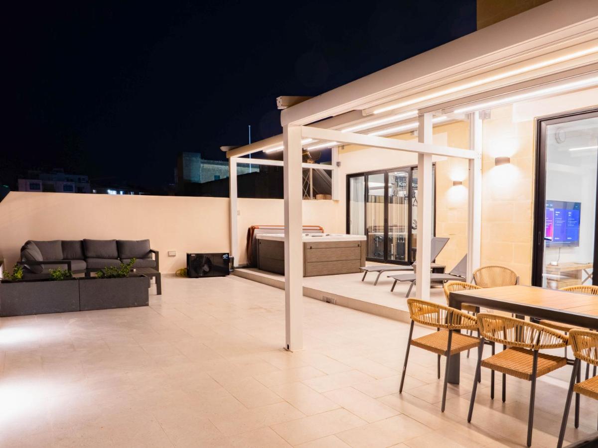 Villa Windsor 5BR With Heated Pool, Jacuzzi, Gym, Sauna and Cinema Room - B&B Sliema