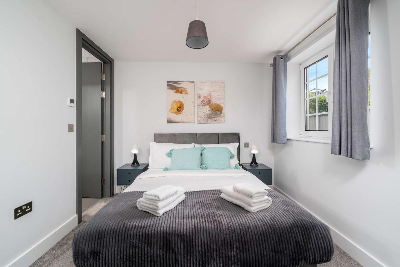 2Bed 2Bath at Hendon - 3 min to Train - 65 Inch TV - B&B Hendon