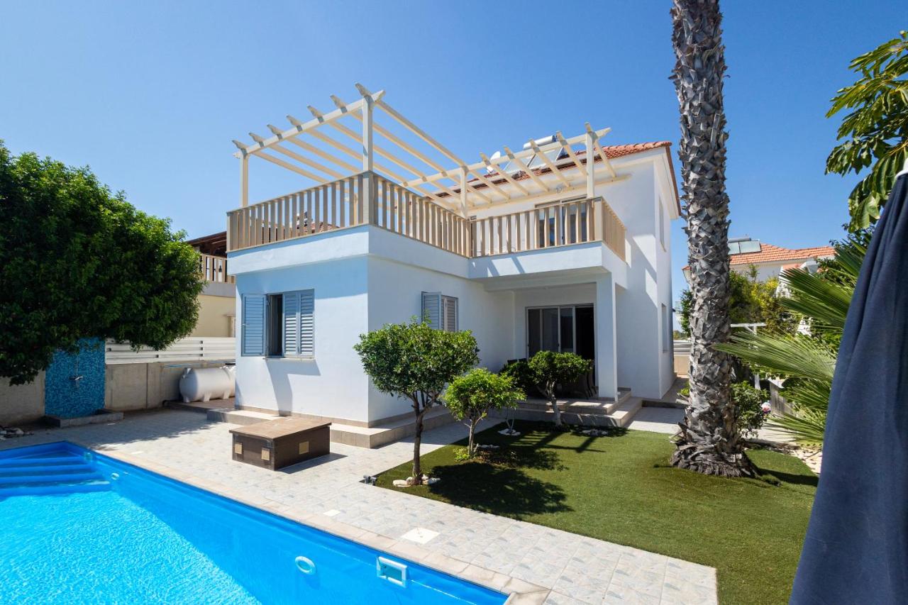 Maestro Villa II - Pervolia - B&B