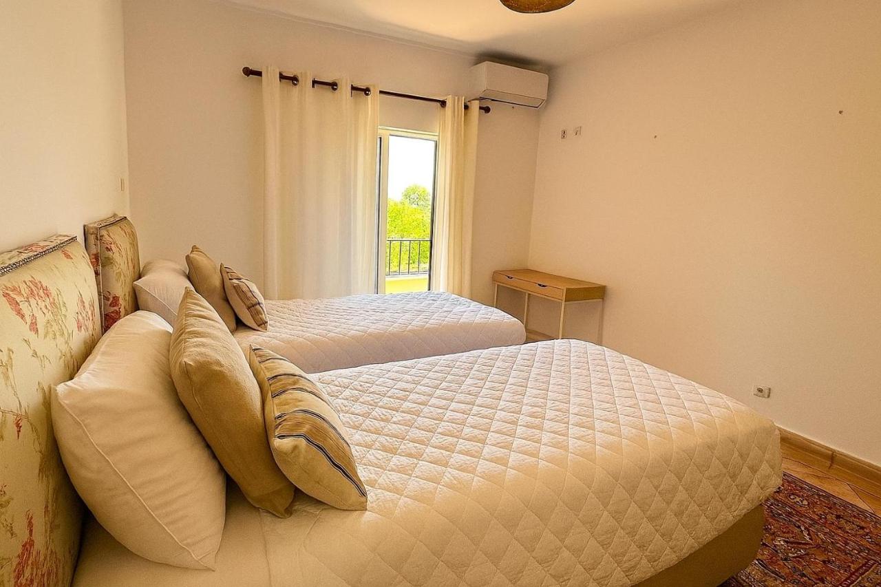 Apartment mit 2 Schlafzimmern und Poolblick