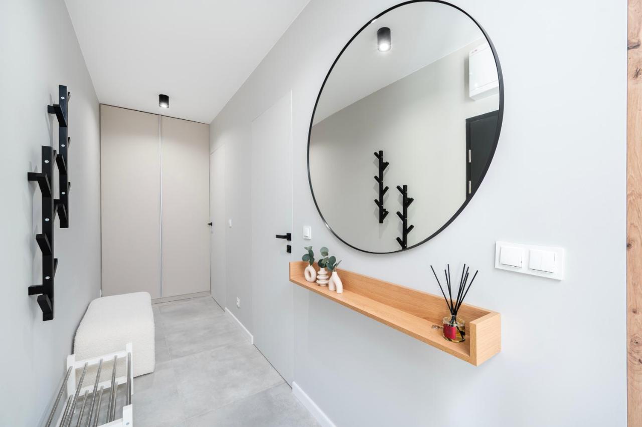 Łódź Prestige Suites - 50m2, Parking, Balcony - by Rentujemy - B&B Lodz