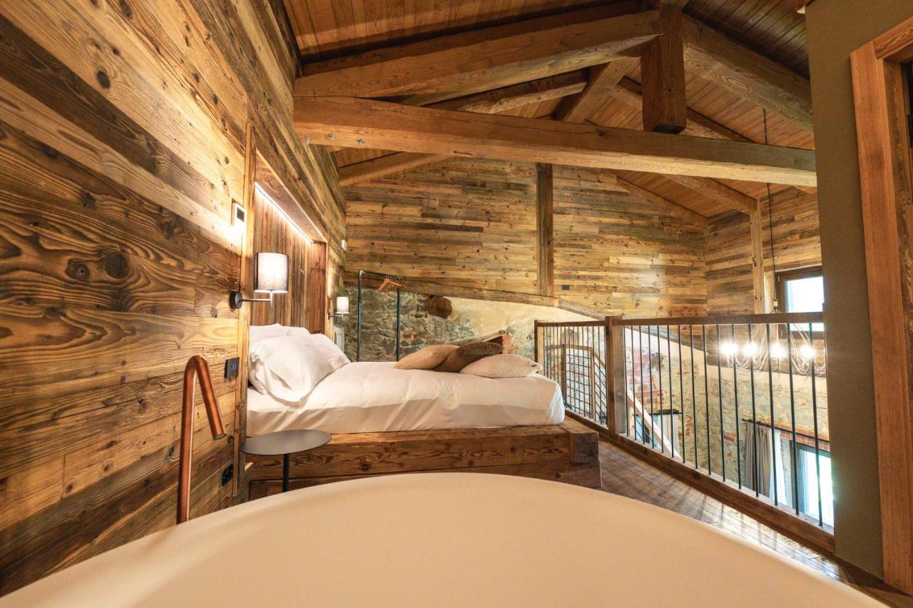 Suite with Mountain View