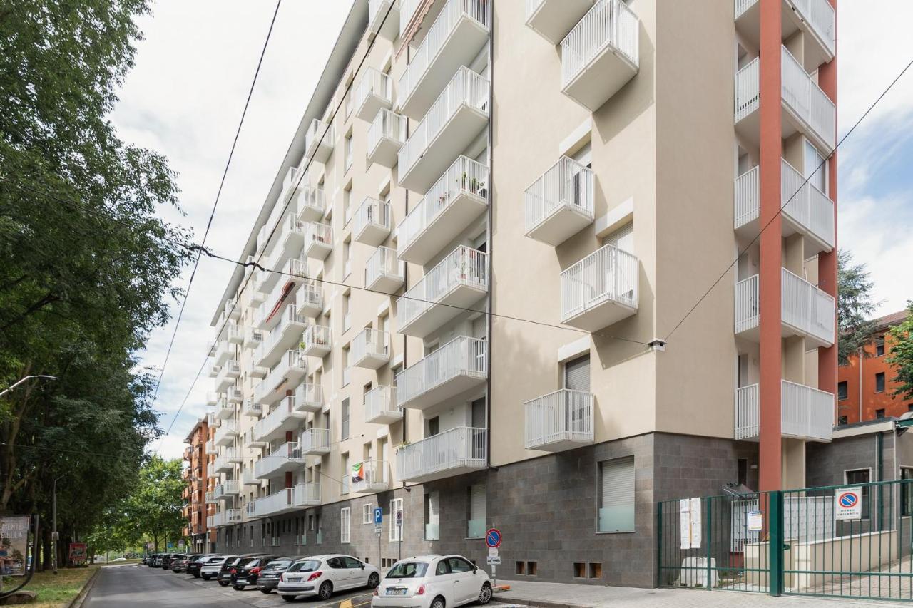 GuestHost - Bright & Comfy Apartment in Corvetto - Chambres d’hôtes Milan