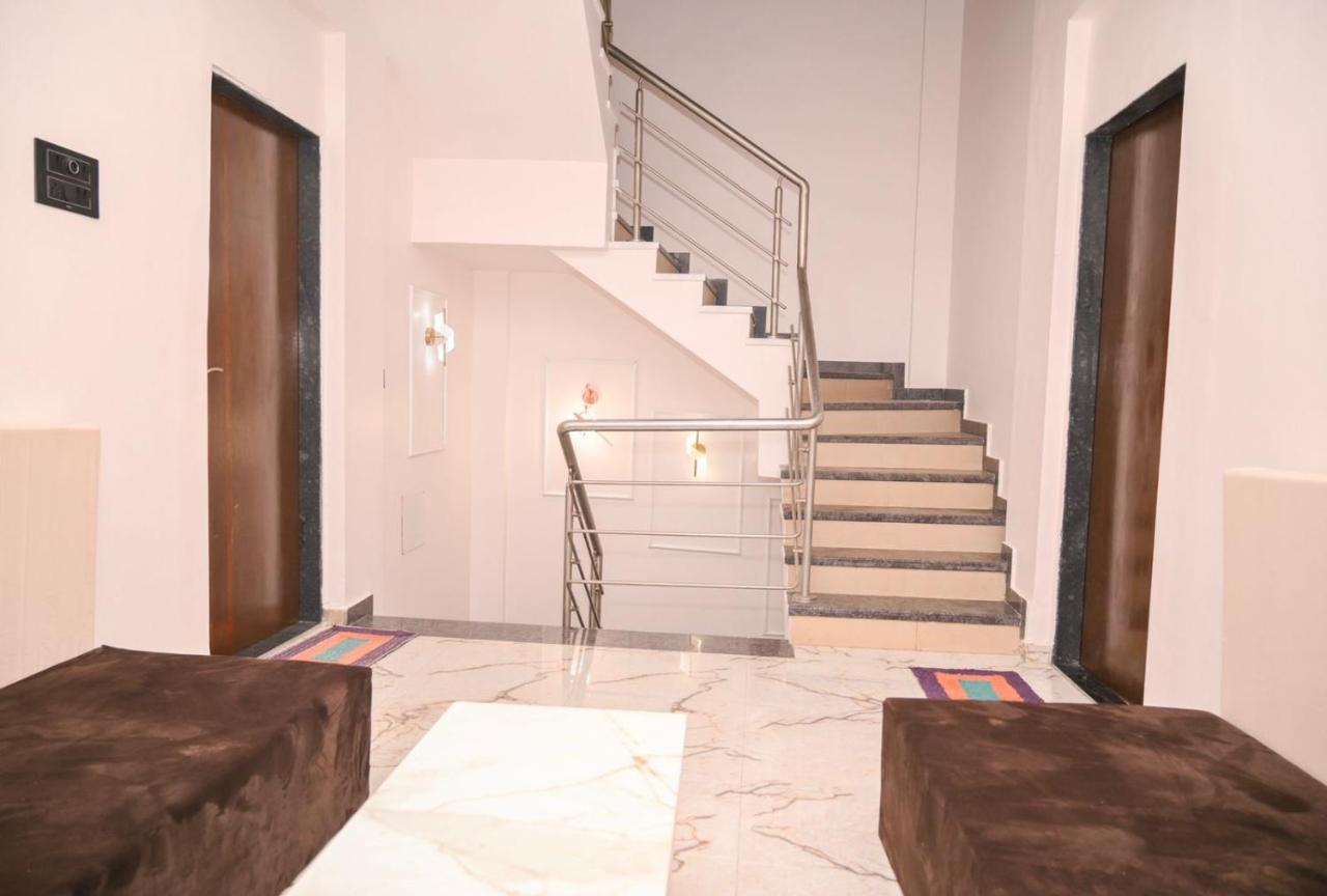 Twilight Stays ll R Villa 3BHK ll Swimming Pool ll AC ll BBQ - Ferienwohnung Lonavla